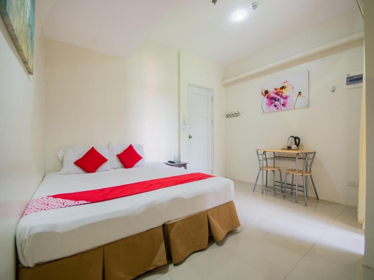 Oyo 707-908 Salinas Suites Cebu Exterior photo